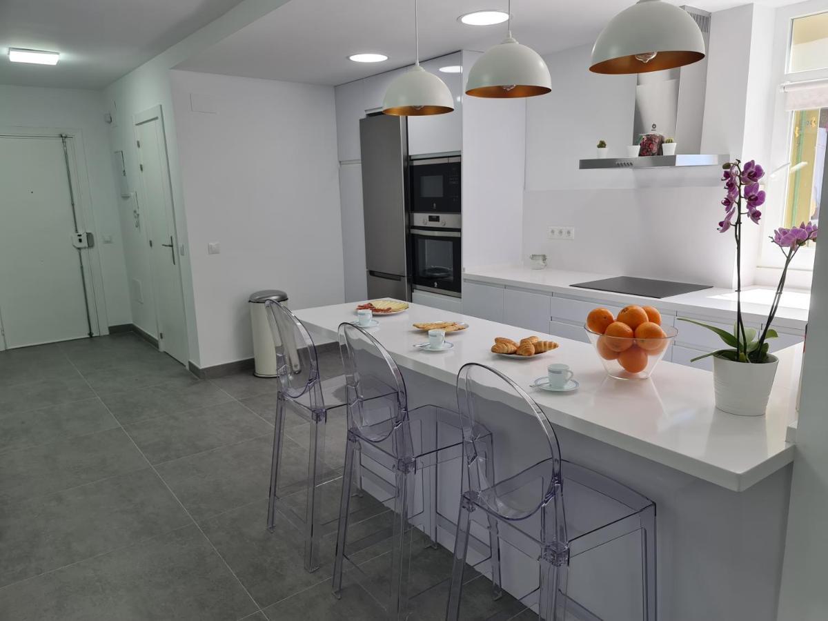 Modern 3 Bedroom Luxury Apartment In Торемолинос Екстериор снимка