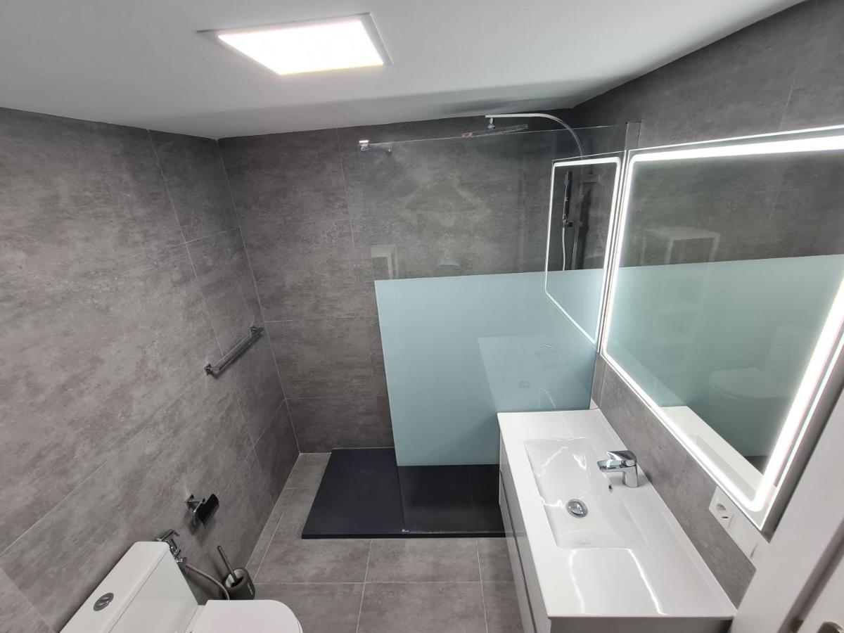 Modern 3 Bedroom Luxury Apartment In Торемолинос Екстериор снимка