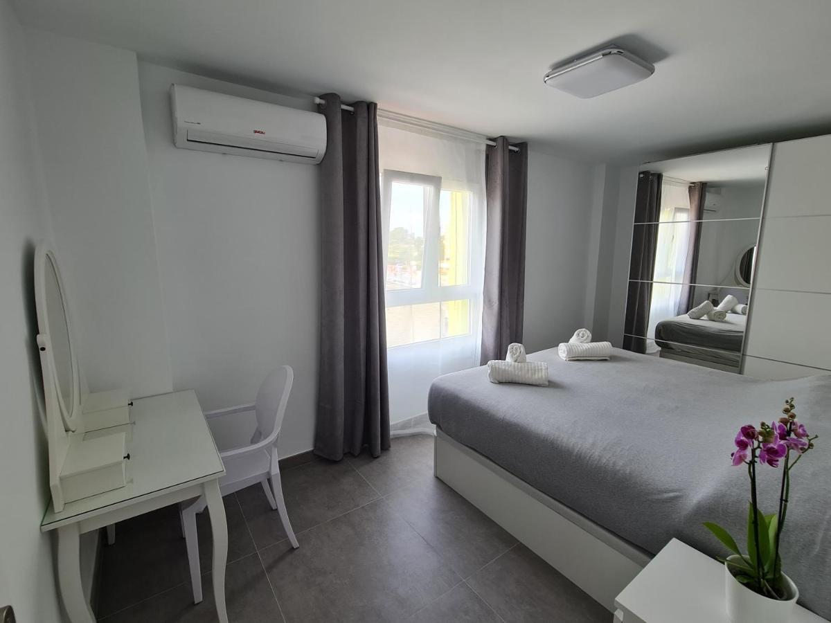 Modern 3 Bedroom Luxury Apartment In Торемолинос Екстериор снимка